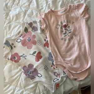 🎊Baby Items SALE! 🎊 Two adorable onesies! Size 6-9m